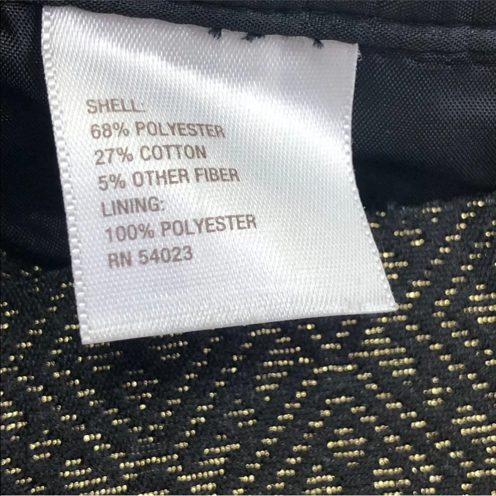 Old Navy low rise pocketed 3” inseam black with gold shorts